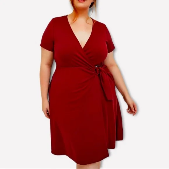 Torrid Dark Red Premium O-Ring Belted Wrap Dress w/Pockets, Plus Size 2x Torrid Dark Red Premium O-Ring Belted Wrap Dress w/Pockets, Plus Size 2x